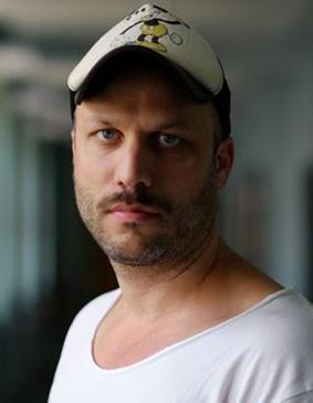 t._kratzer_285_0.jpg